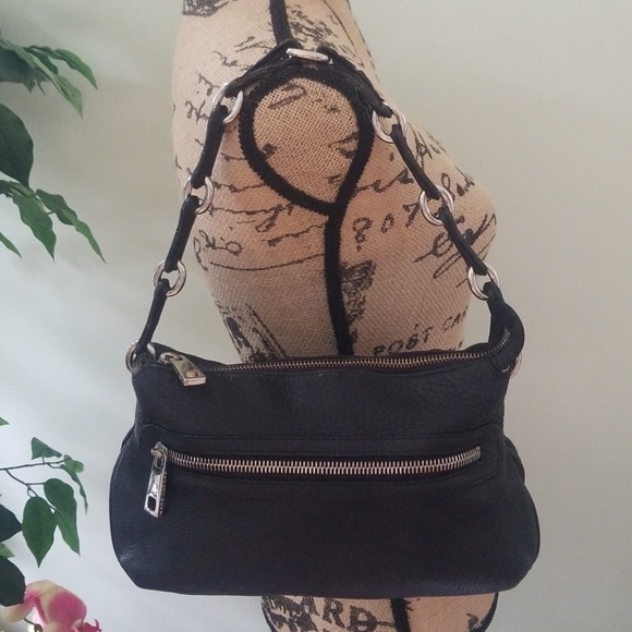 Marc Jacobs Handbags - Marc Jacobs Leather Bag